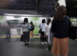 Crecen descargas de app para repeler a manoseadores en Japón